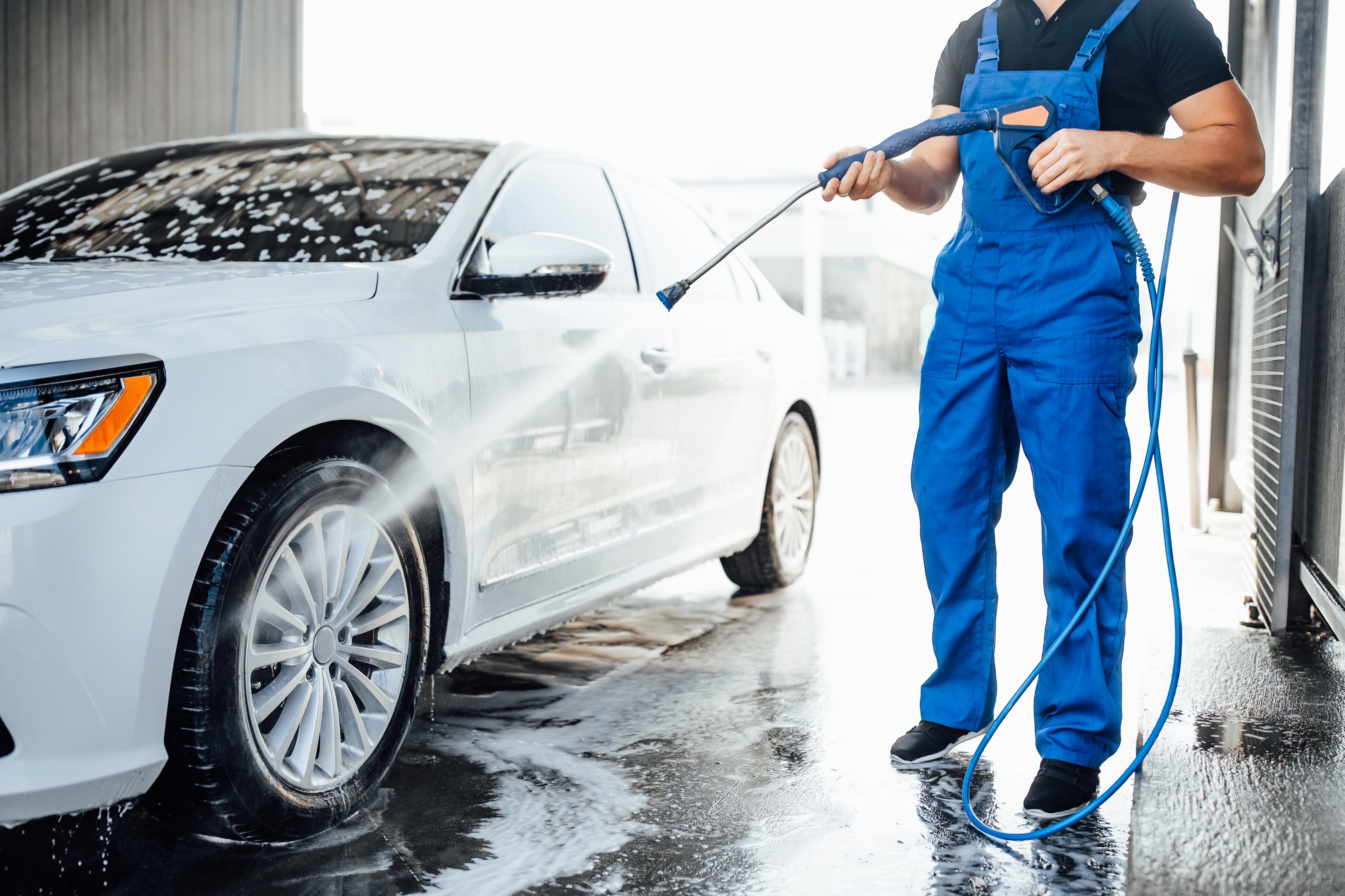 How to Wash and Maintain Used Car in the UAE